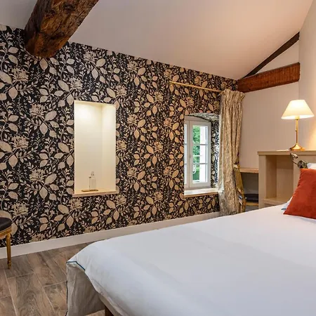 Le Du Parc Bed & Breakfast Chambeon