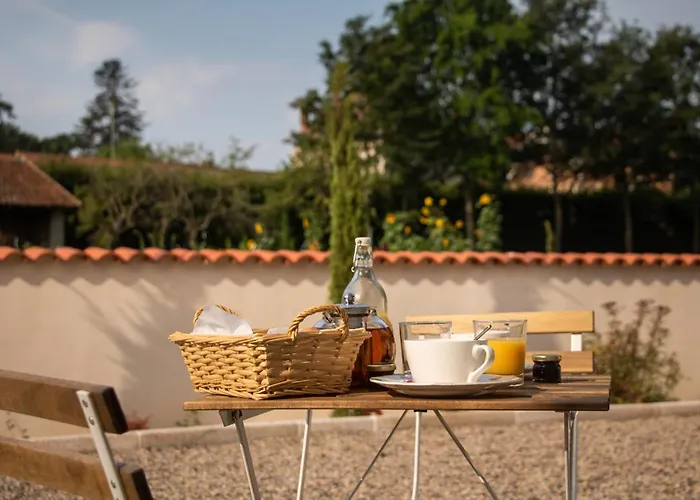 Le Du Parc Couette-café Chambeon